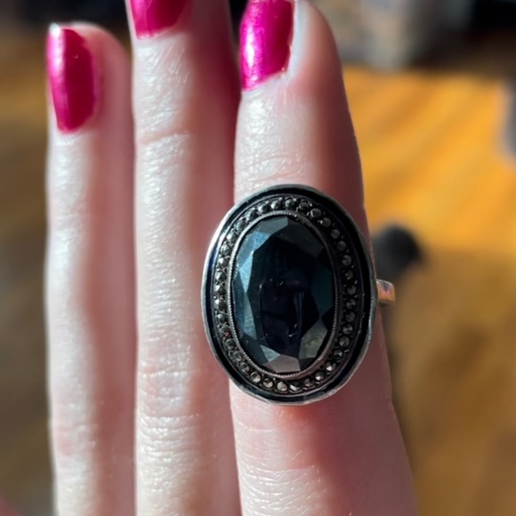 Antique 1920s Hematite and Marcasite Sterling Ring - Picture 5 of 8